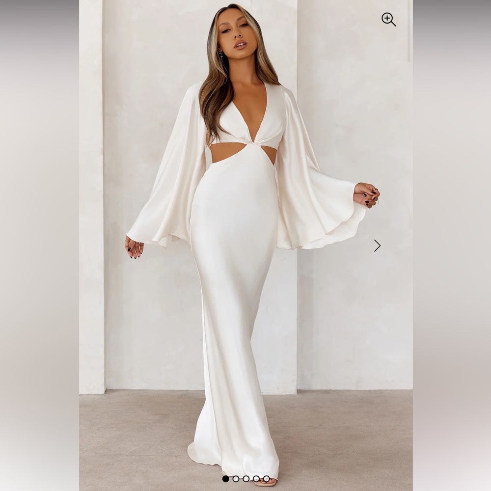 Hello Molly Twilight Goddess Satin Long Sleeve Maxi Dress in Cream - Small